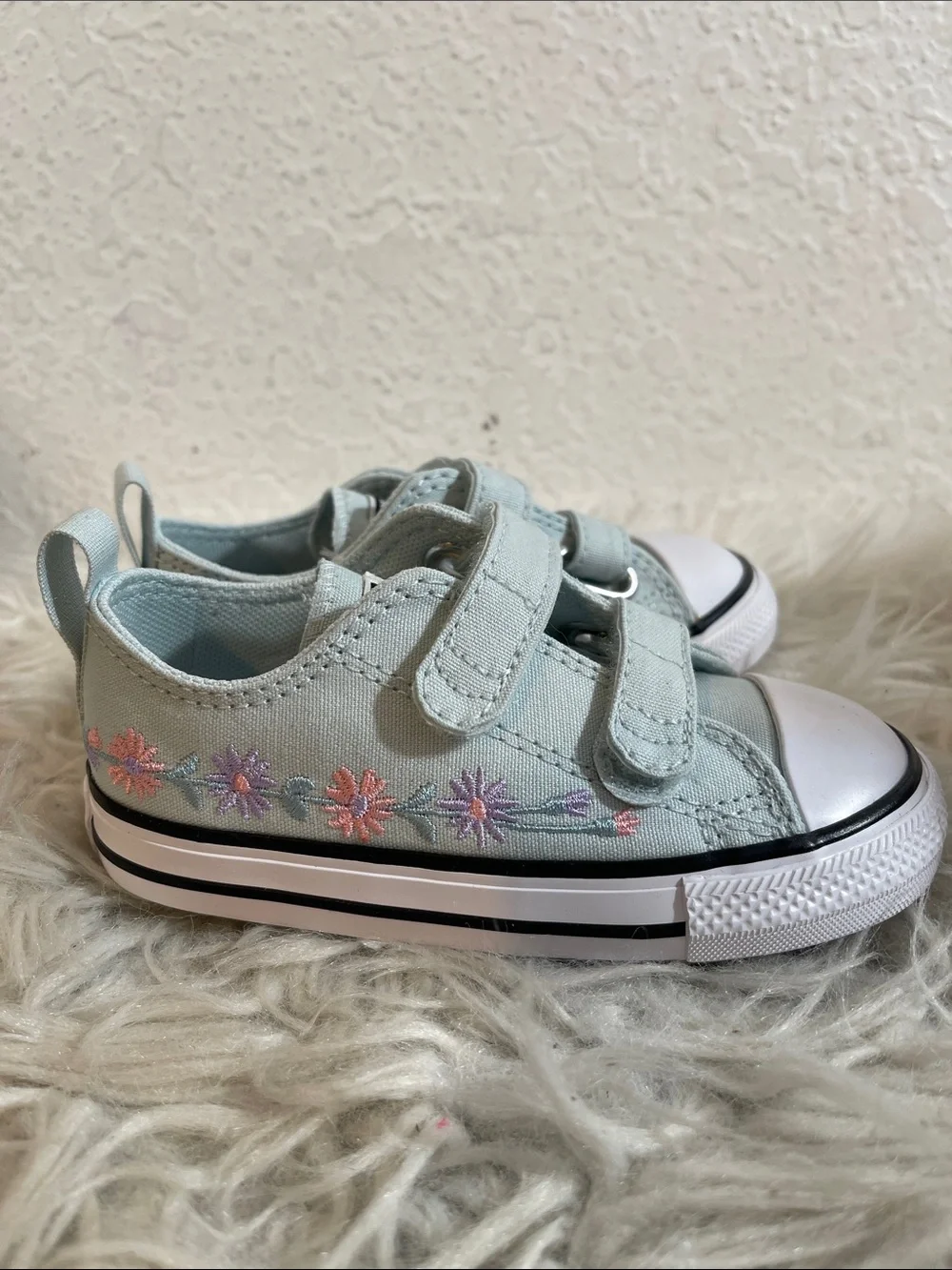 CONVERSE Chuck Taylor All Star Easy-On Velcro Embroidered Floral Kids Size 7 NEW